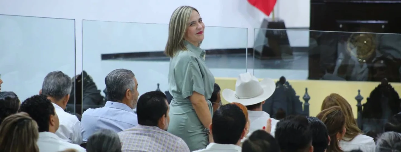 La presidenta asistió como invitada especial a la Sesión Solemne del H. Congreso del Estado