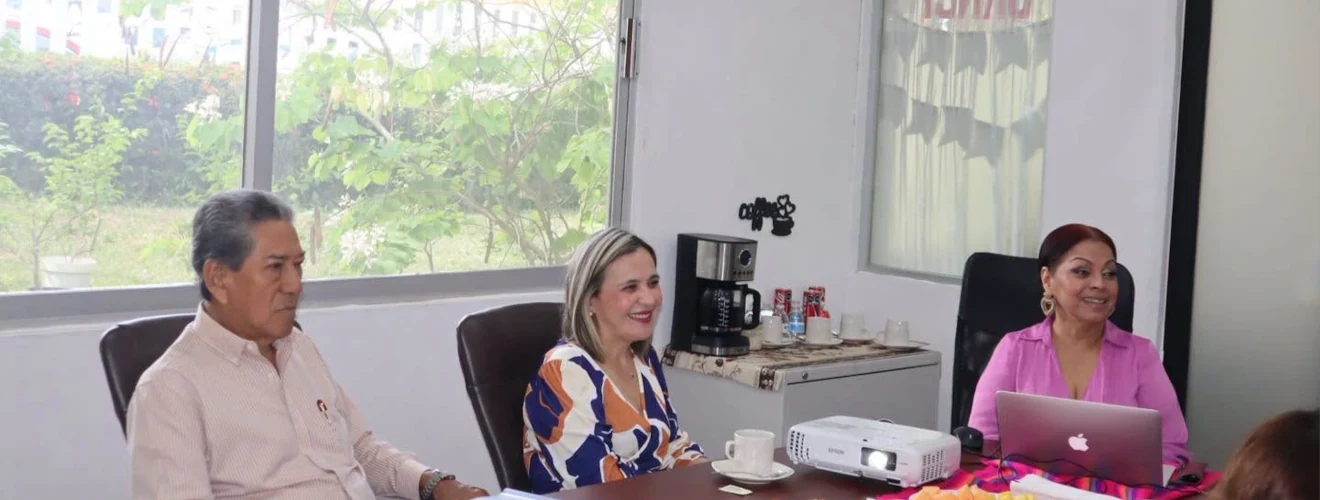 La presidenta sostuvo una reunión de trabajo con la presidenta honoraria del Sistema DIF Tabasco